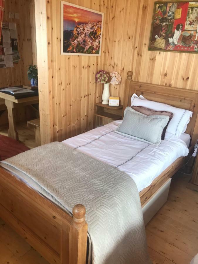 Cosy Countryside Log Cabin كيلكيني المظهر الخارجي الصورة